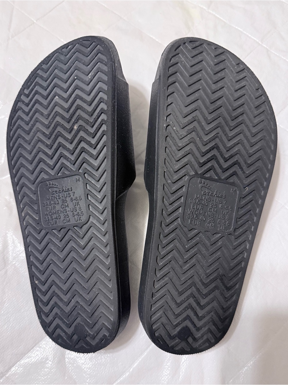 Archies Women’s / Unisex Black Slide Sandals - size 8 - Picture 5 of 5